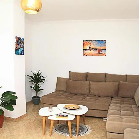 Spacious Central * Durres