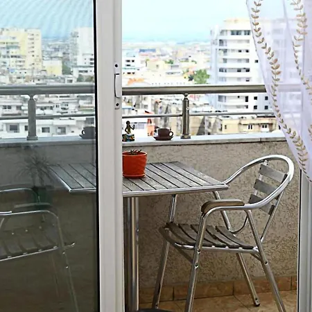 Spacious Central Apartment *